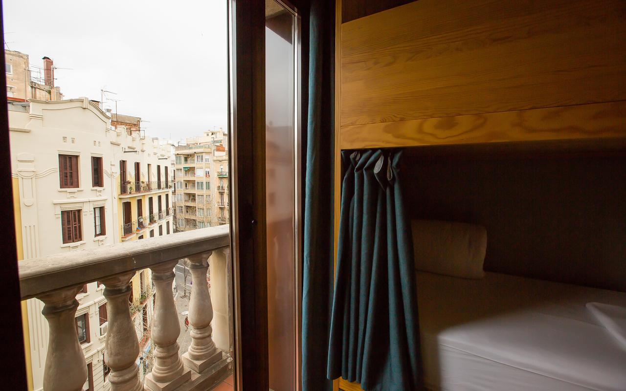 Quadruple Bedbunks Room with Bathroom