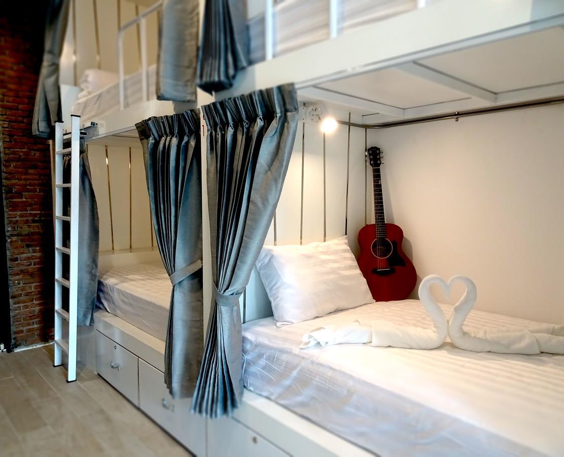 Upper Single Bed in Mixed Dormitory Room