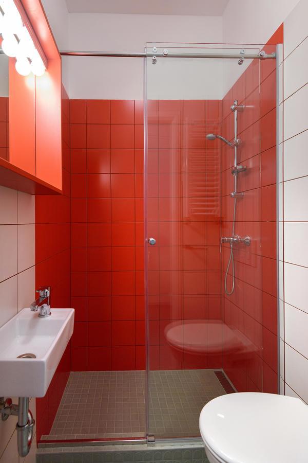 Bed in 8-Bed Mixed Dormitory Room with Private Bathroom,635844147:JPEG