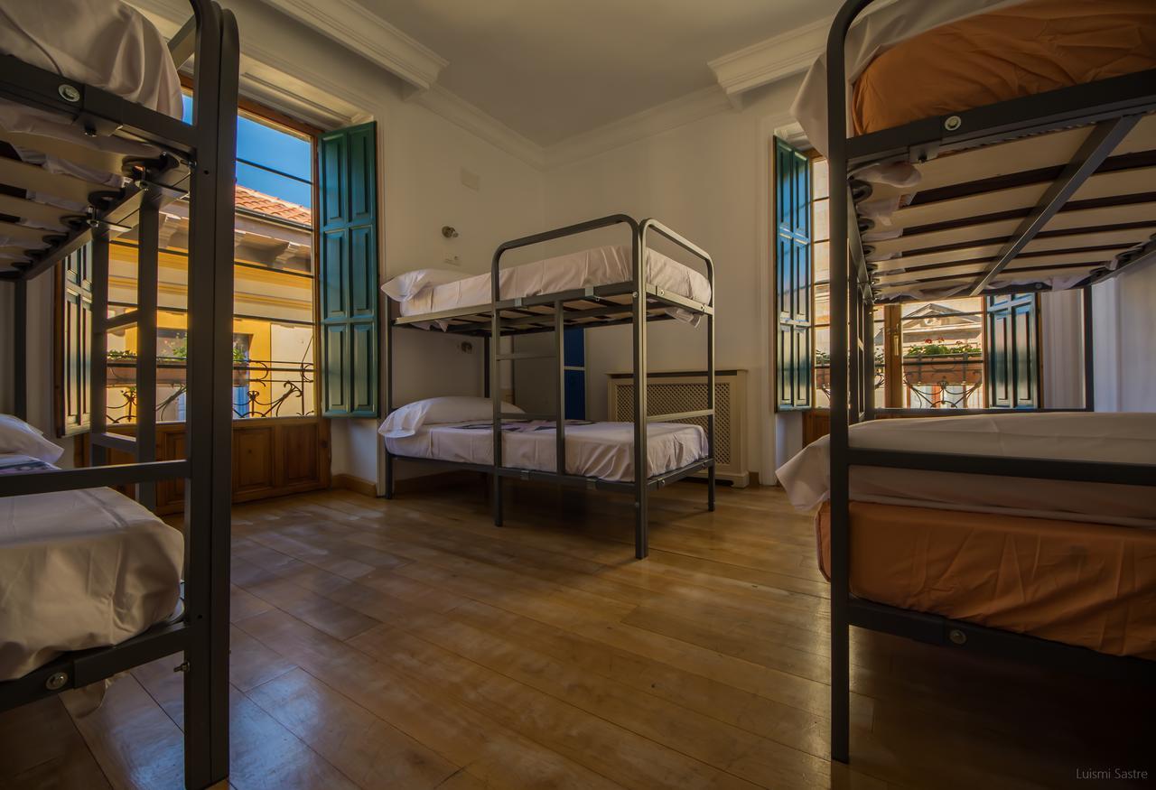 Bed in 6-Bed Mixed Dormitory Room