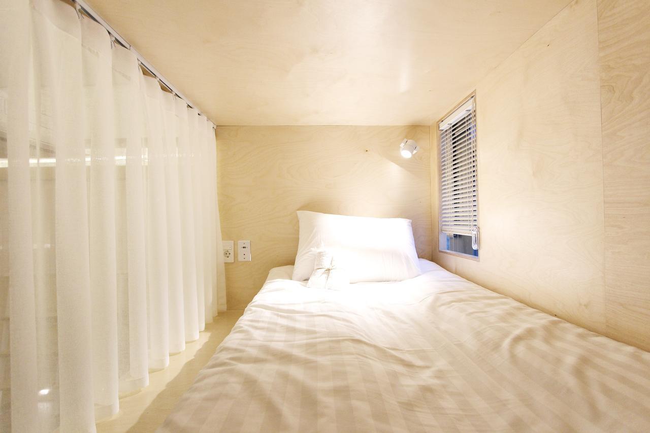Bed 8-Bed Female Dormitory Room