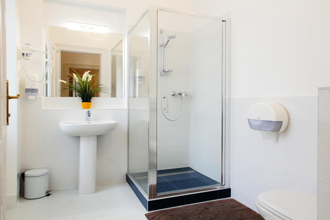 Single Bed in Mixed 6-Bed Dormitory Room,705895435:JPEG