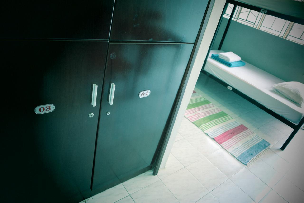 Single Bed in Mixed Dormitory Room