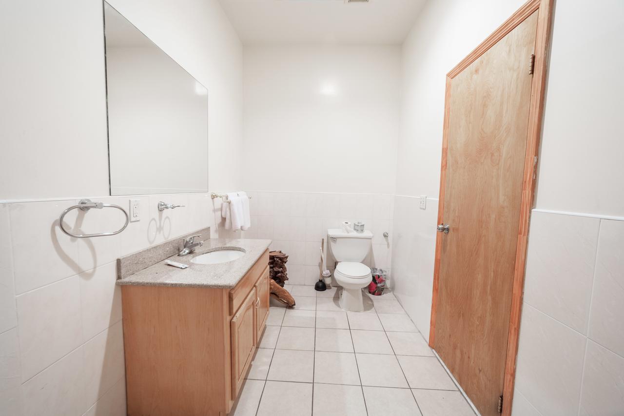 Deluxe Quadruple Room with Private Bathroom