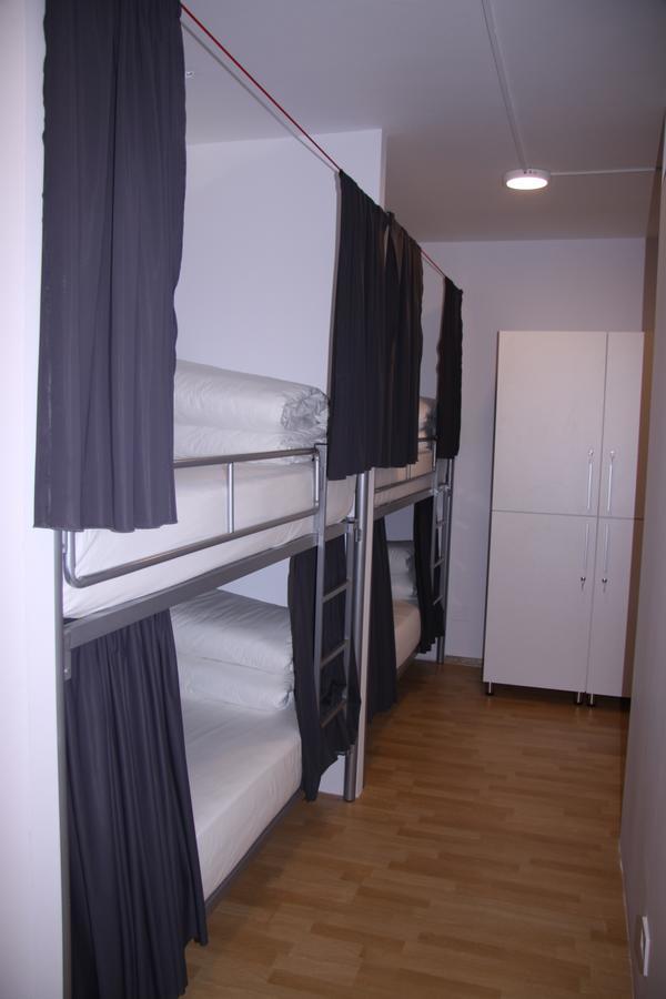 Bunk Bed in Mixed Dormitory Room
