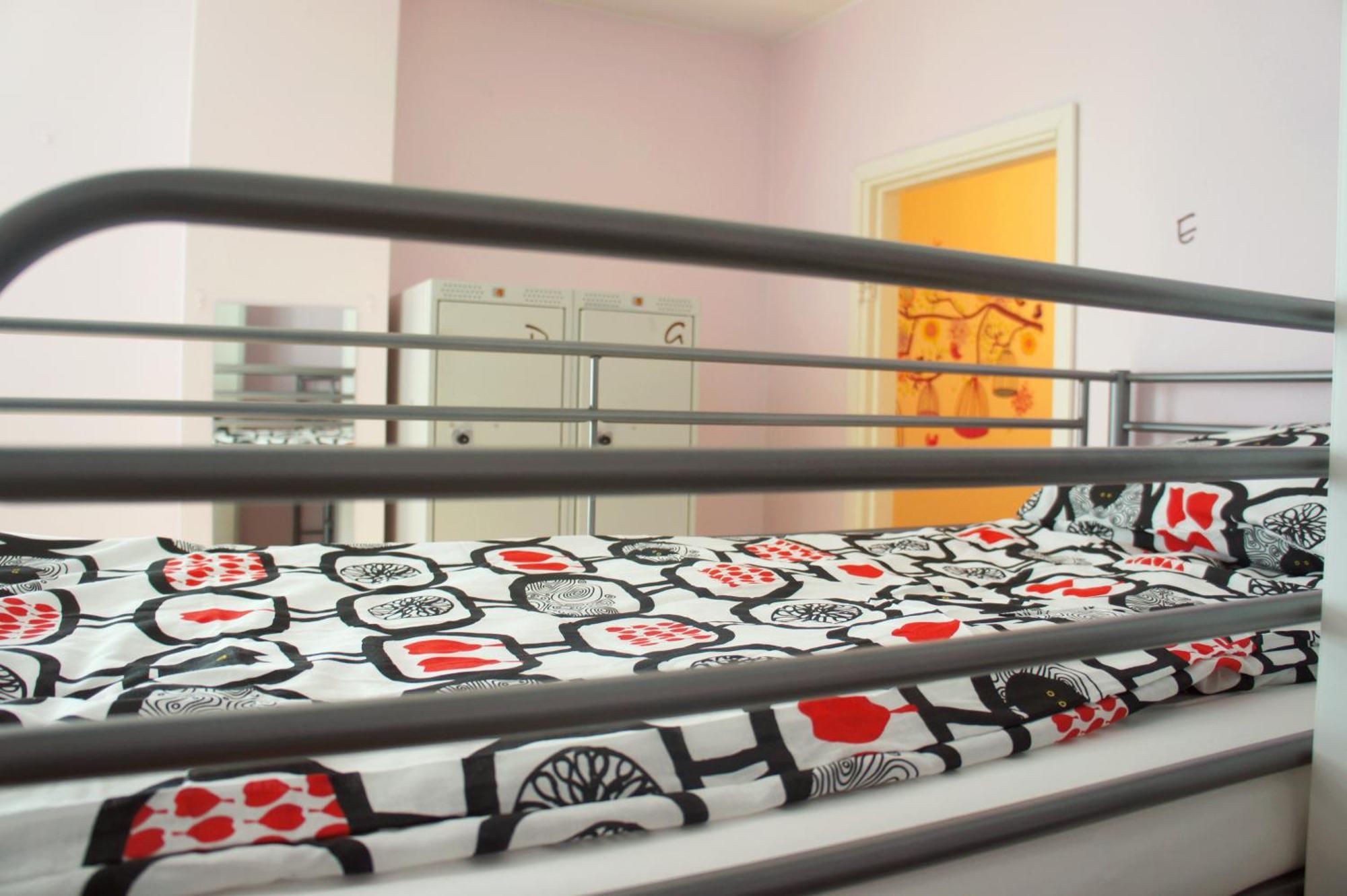 Bunk Bed in Female Dormitory Room,699613888:JPEG