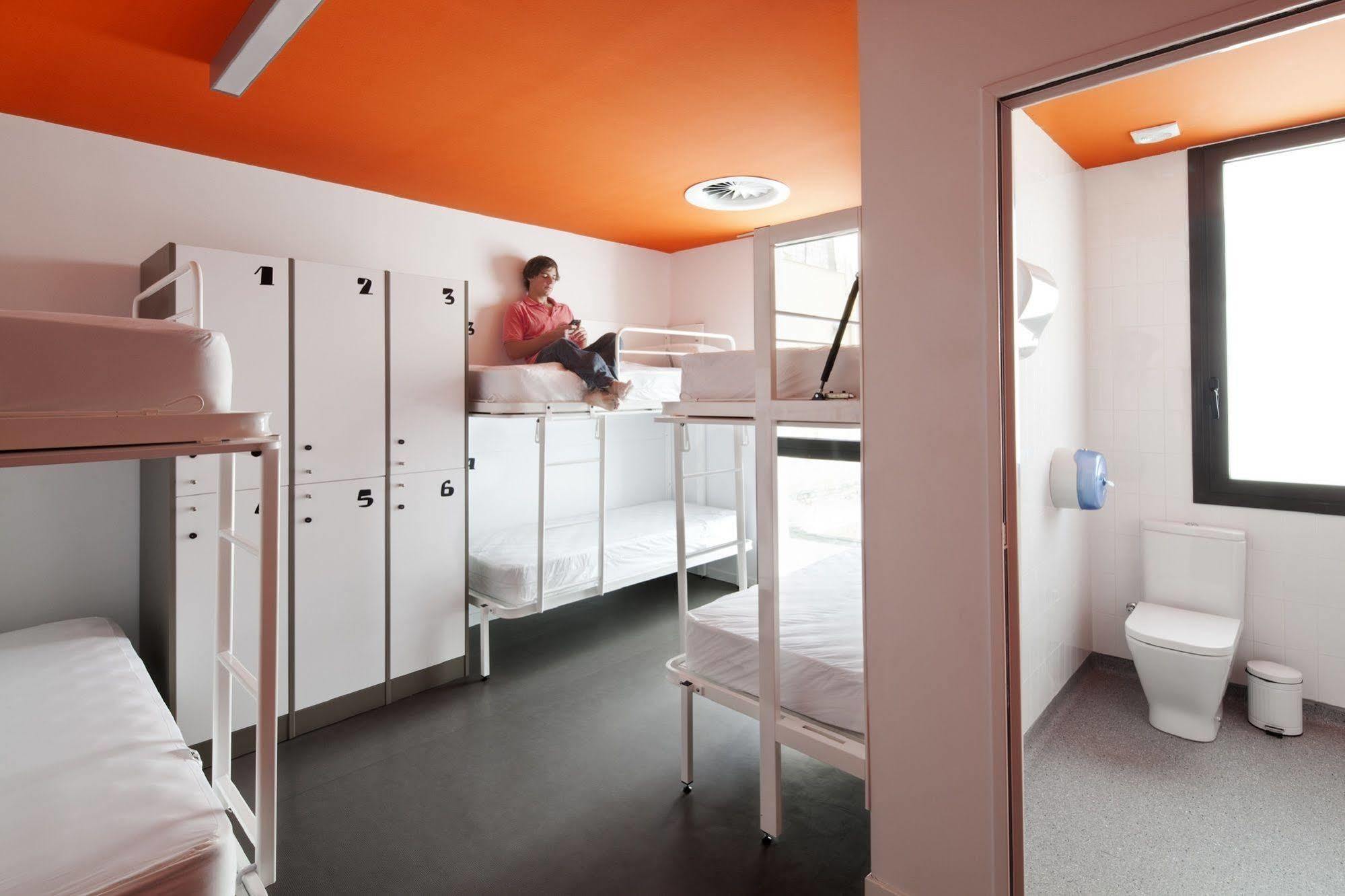 Bed in 8-Bed Dormitory Room Ensuite
