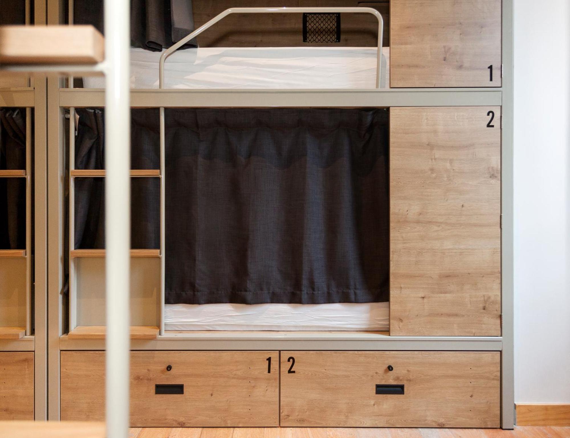 Bed 6-Bed Mixed Dormitory Room