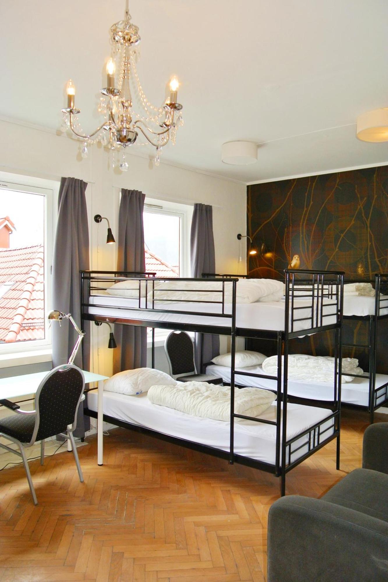 Bed in 8-Bed Mixed Dormitory Room