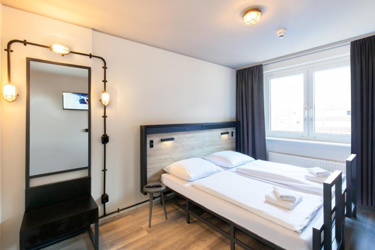 Single Room,1277089600:JPEG