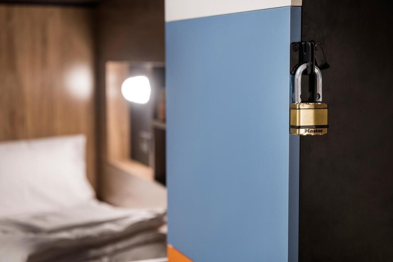 Bed in 8-Bed Mixed Dormitory Room with Ensuite Bathroom
