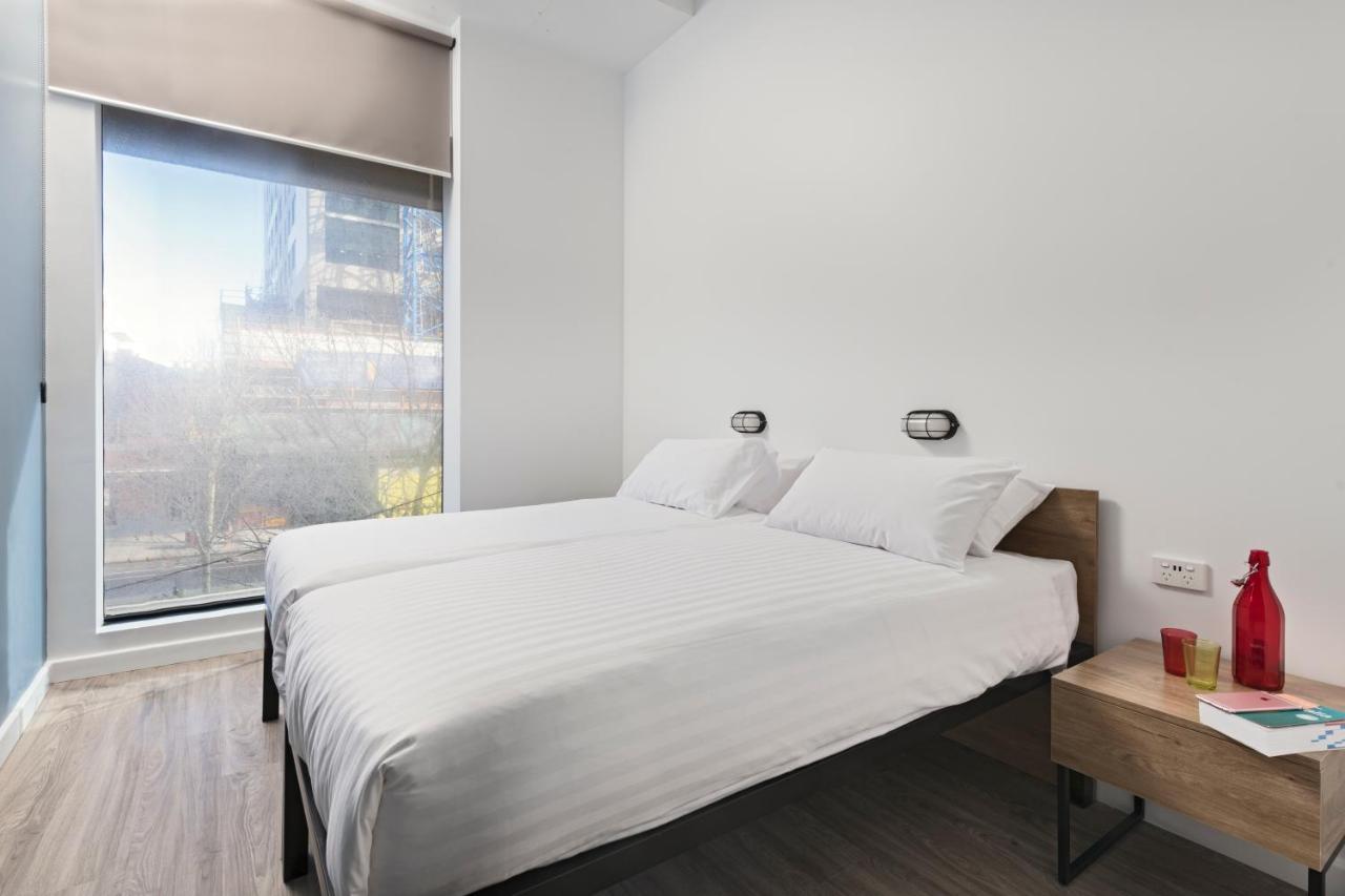 Standard Twin Room with Private Bathroom