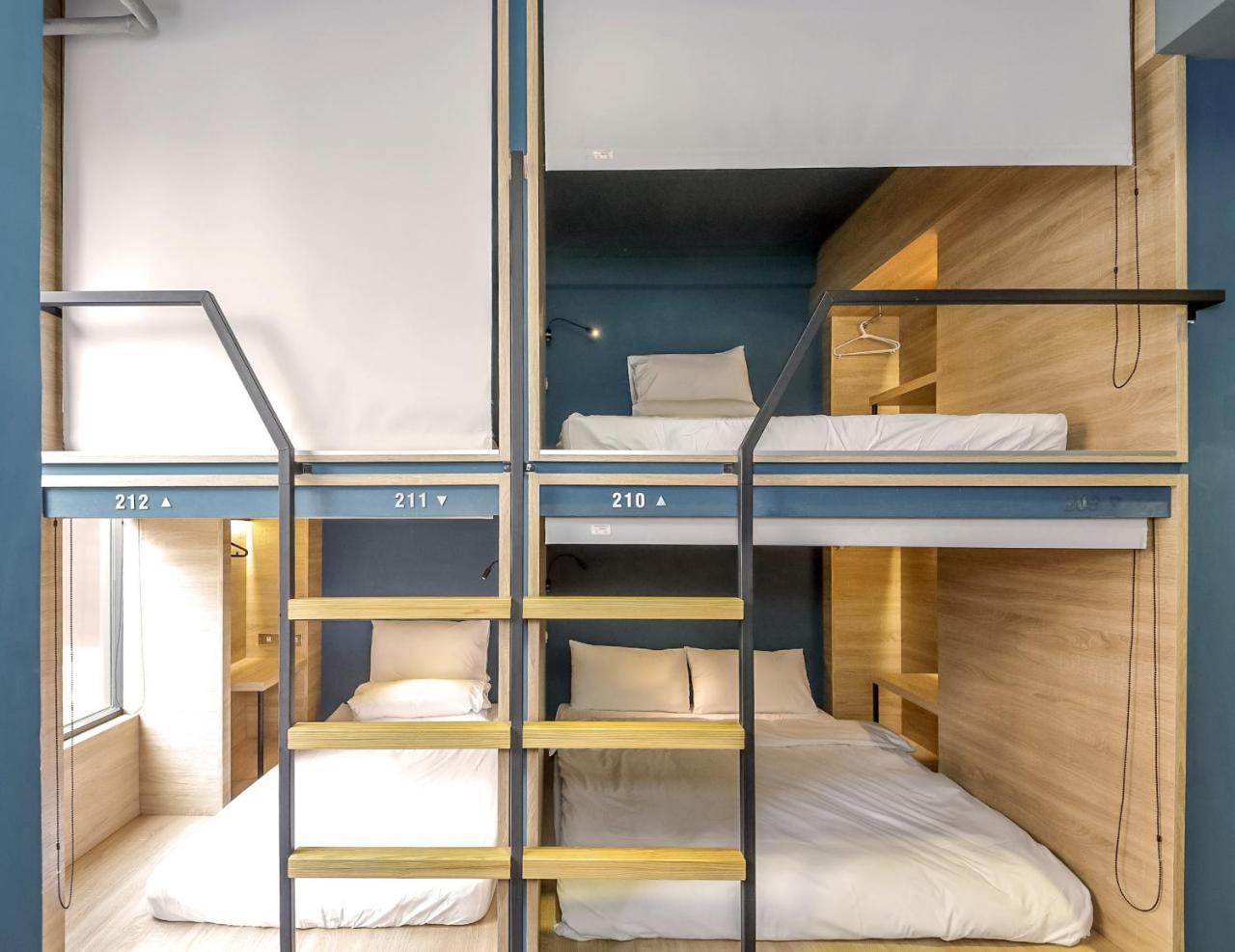 Single Bed Mixed Dormitory Room,727791781:JPEG