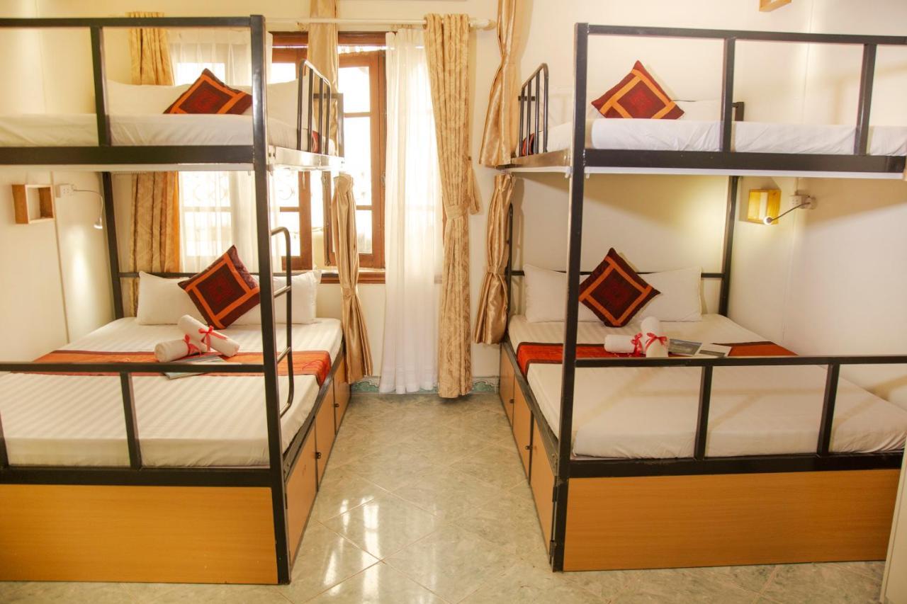 Double Bed in Mixed Dormitory Room,733179613:JPEG