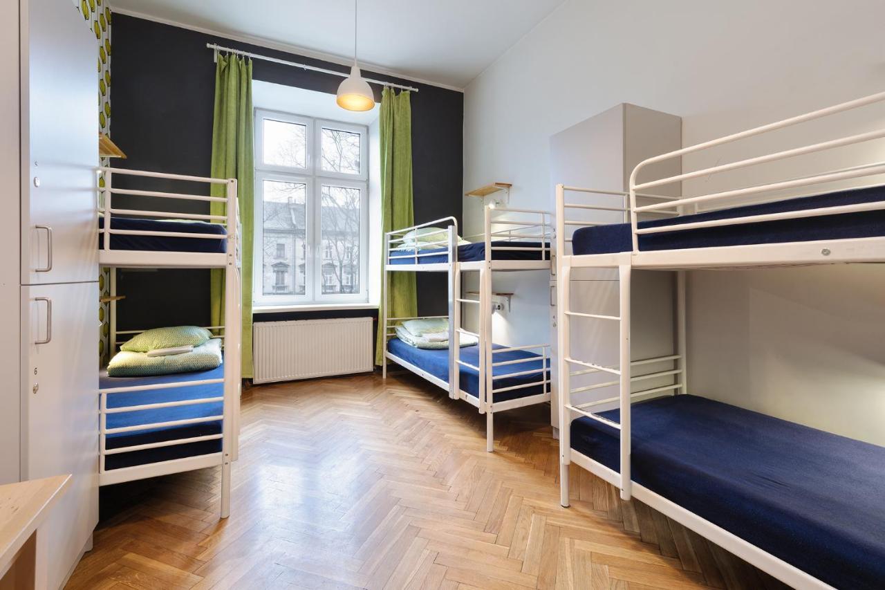 Bed Room,690523731:JPEG