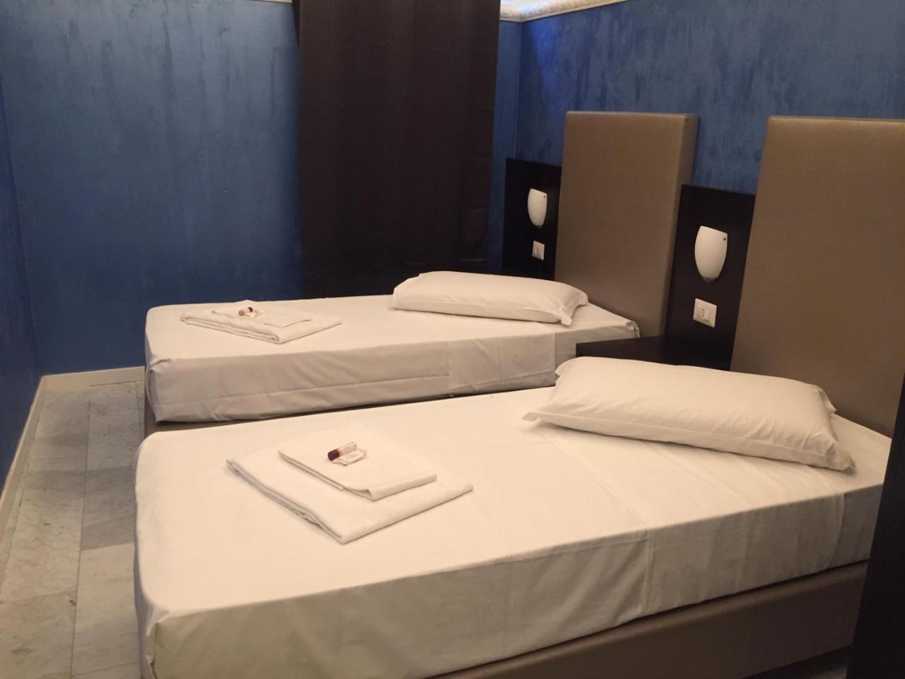 Twin Room,1537067581:JPEG