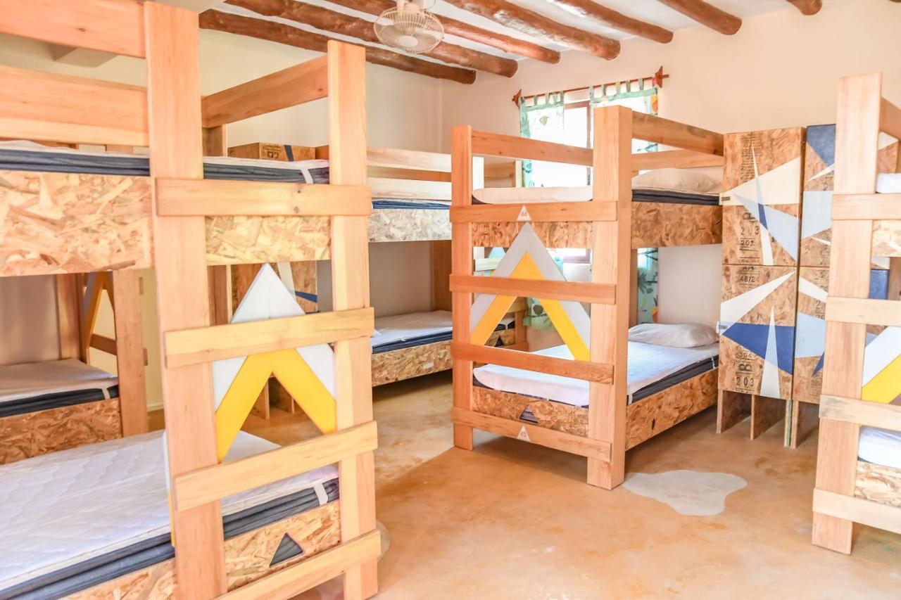 Bed in 10-Bed Mixed Dormitory Room with Air-Conditioning