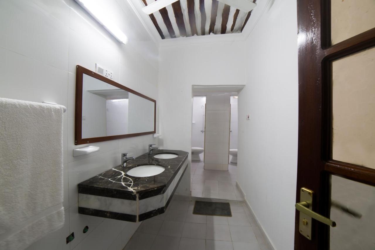 Family Room Private Bathroom