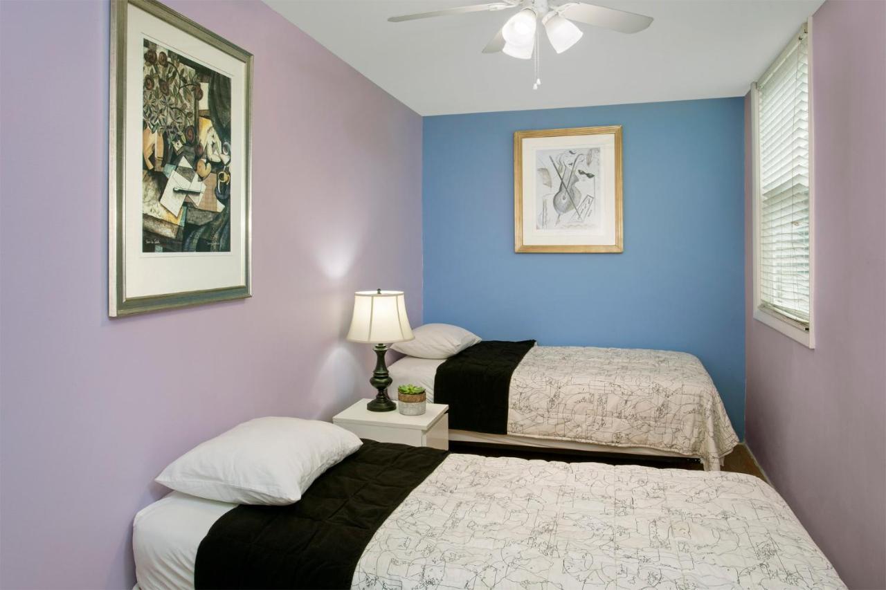 Private Two Bed Room – Shared Bathroom