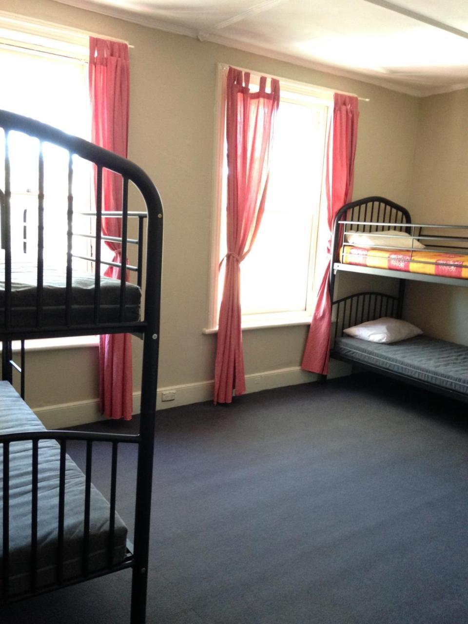 Bed 6-Bed Mixed Dormitory Room