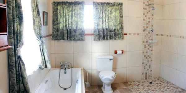 Twin Room with Private Bathroom