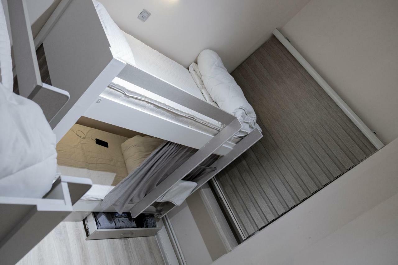 Bed 4-Bed Mixed Dormitory Room