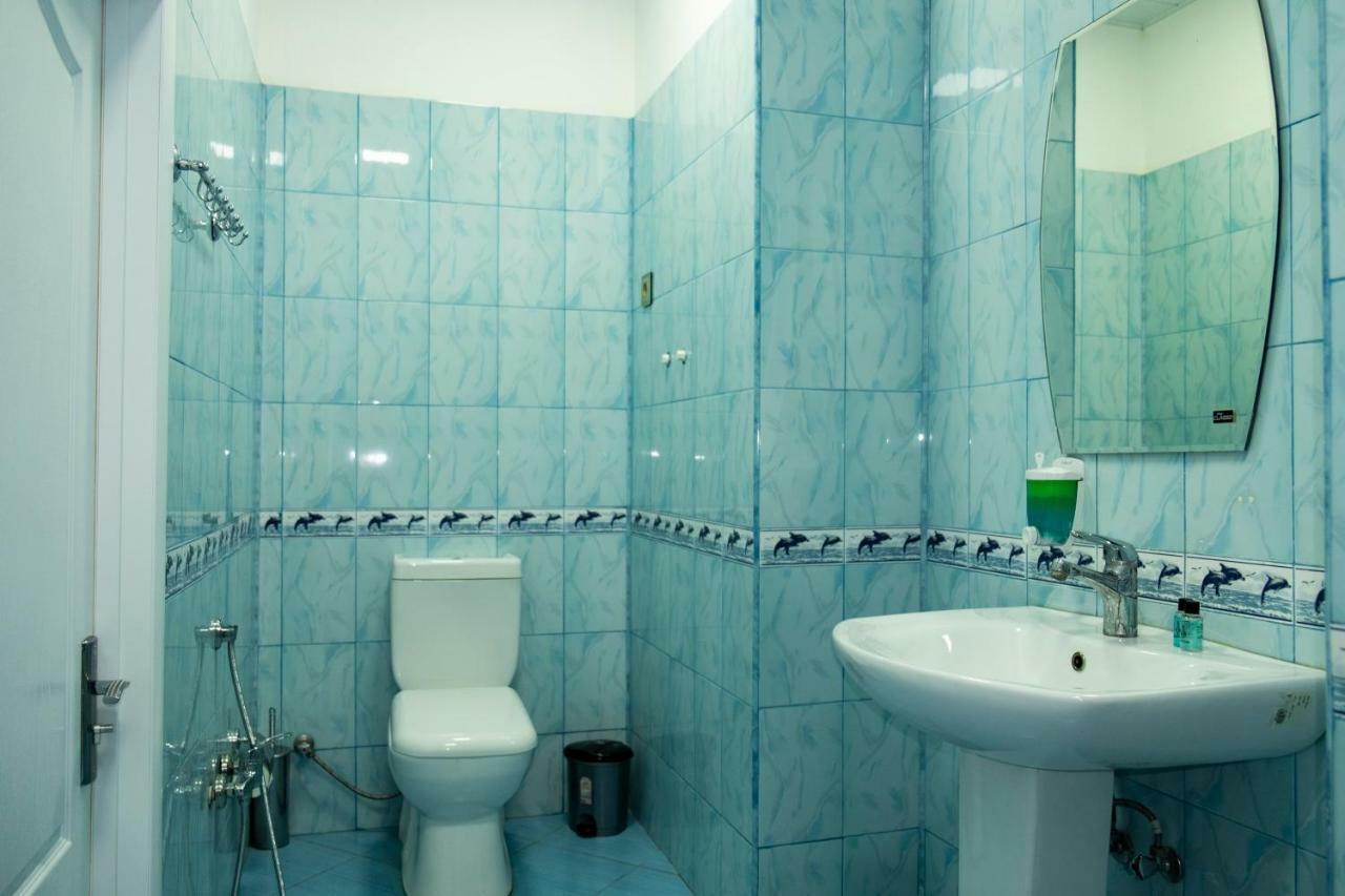 Family Room Private Bathroom