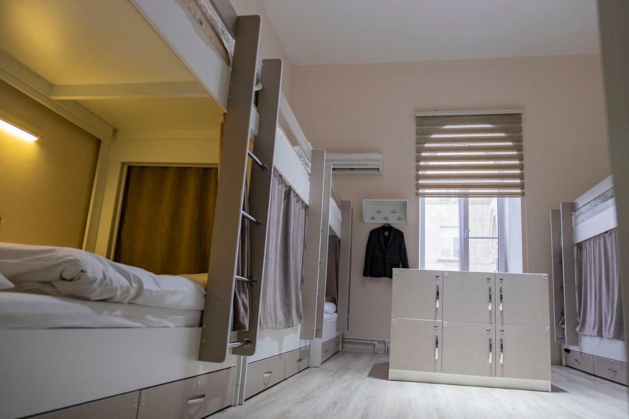 Bunk Bed 12-Bed Mixed Dormitory Room