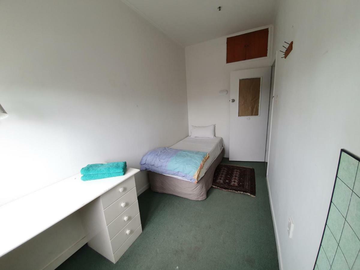 Basic Single Room with Shared Bathroom