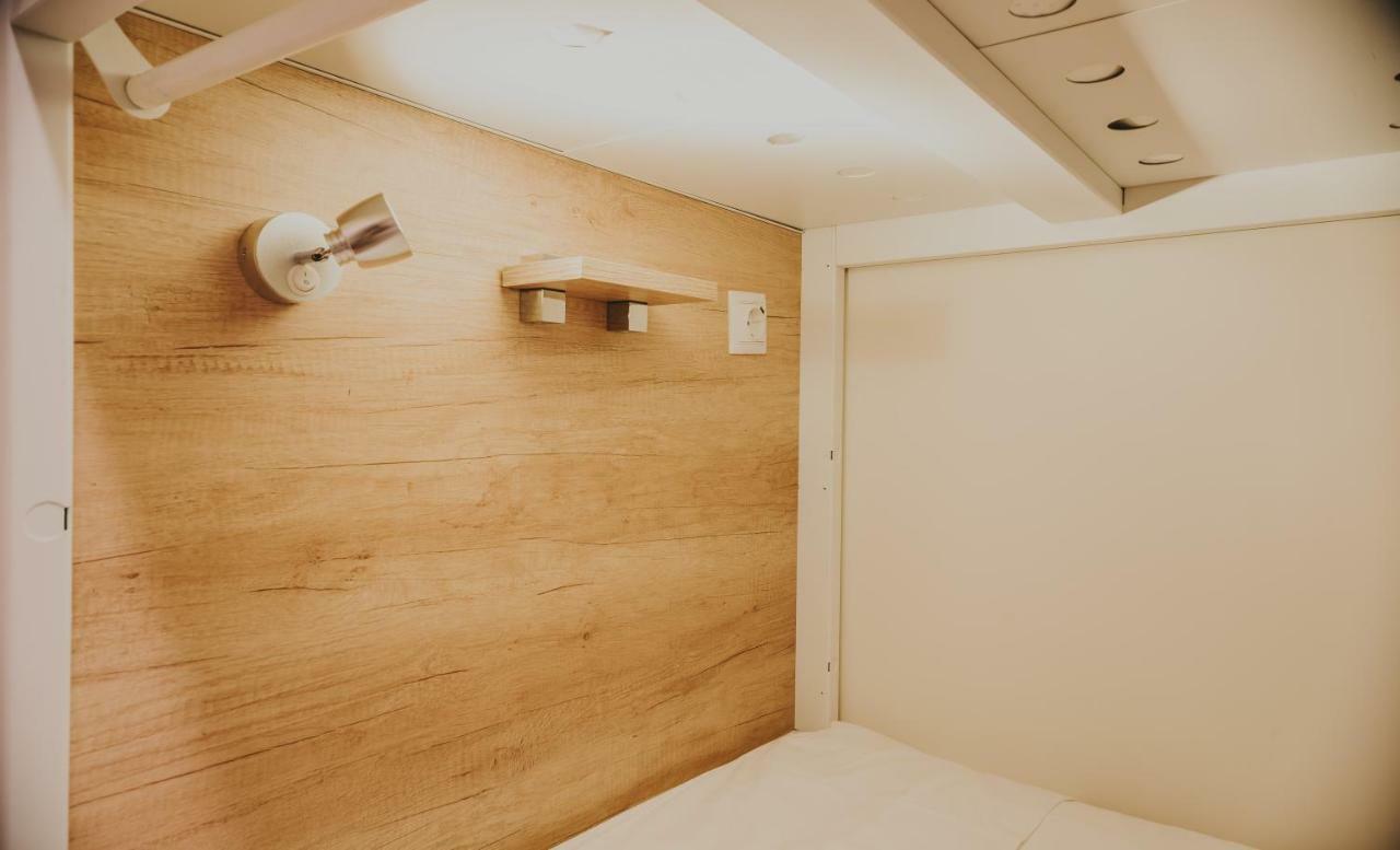 Family Room with Bathroom (8 Adults)