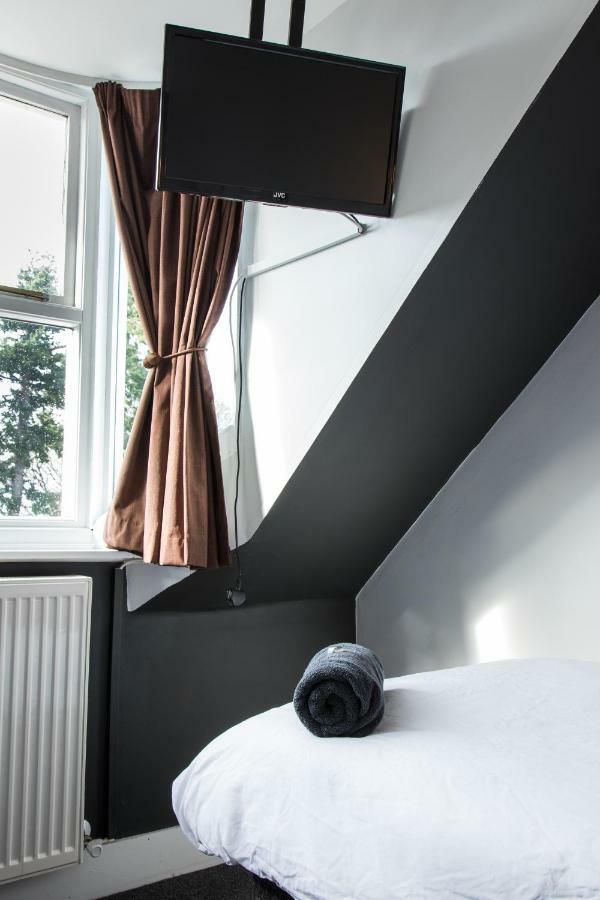 Twin Room with Shared Bathroom