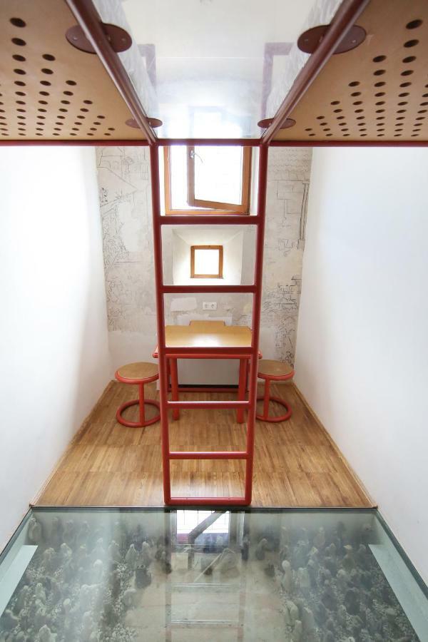 Twin Room with Shared Toilet