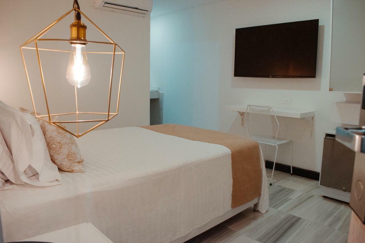 Deluxe Single Room,1223423017:JPEG