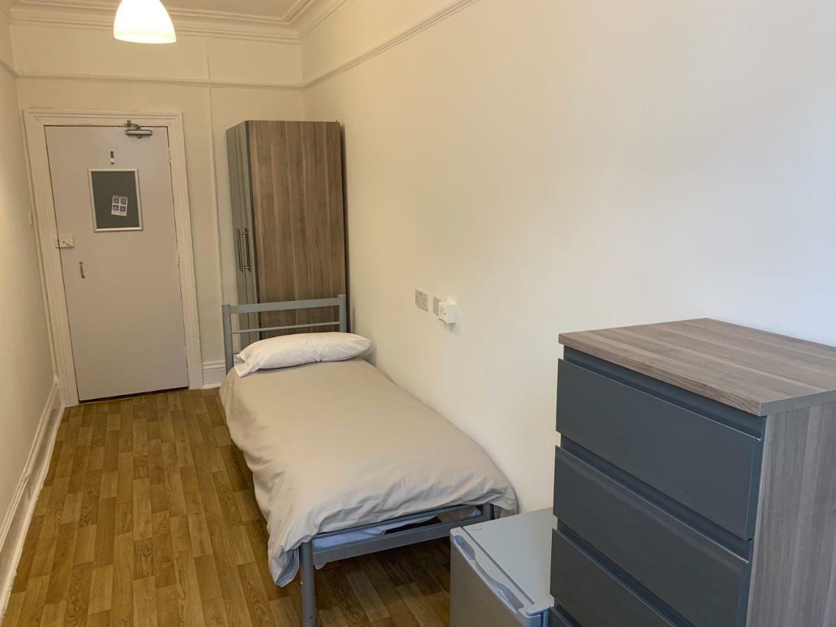 Single Bed Three-bed Male Dormitory Room,932531614:JPEG