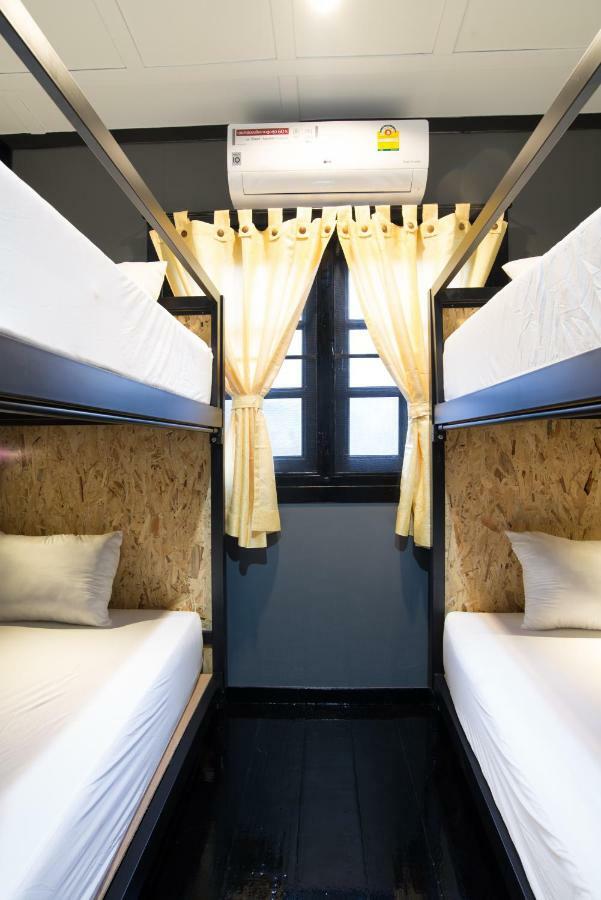 Quadruple Room with Shared Bathroom,894532633:JPEG