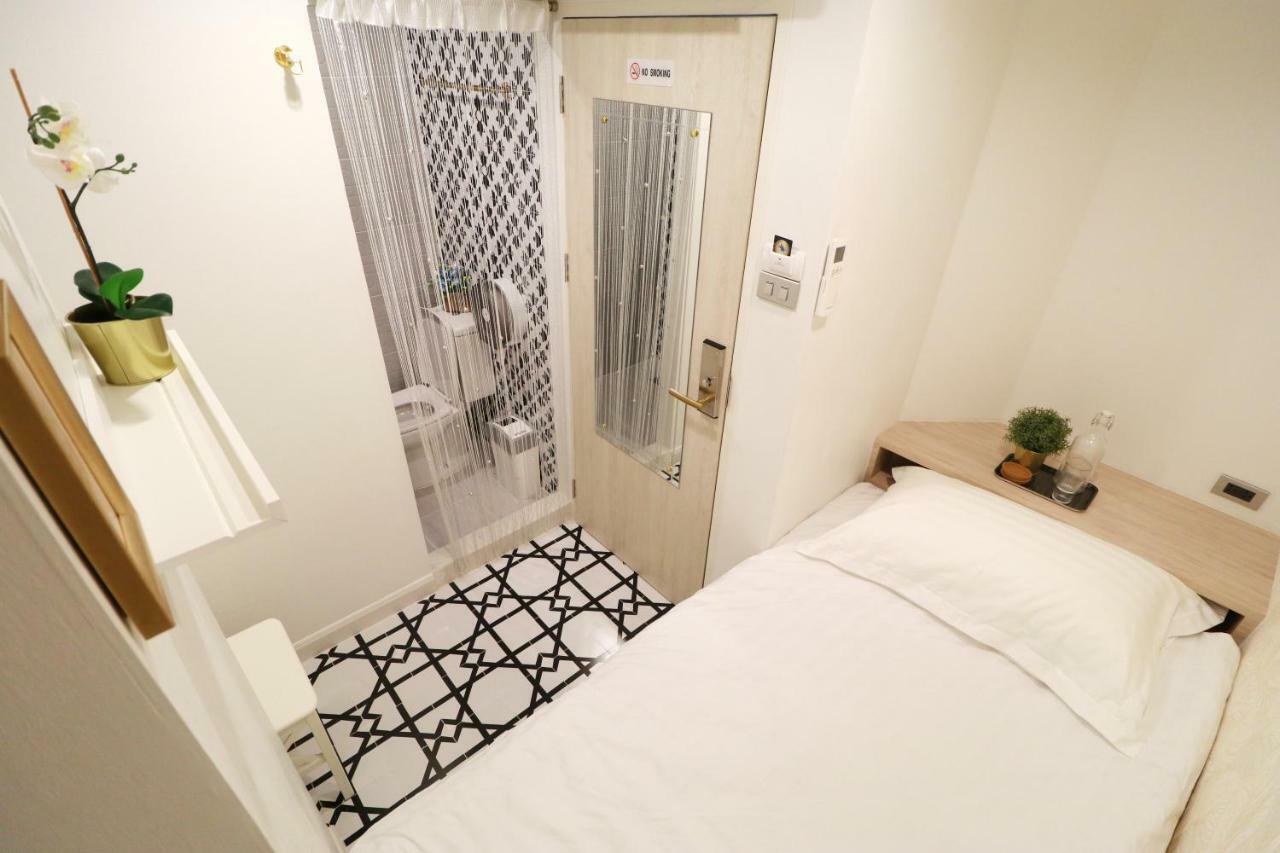 Single Bed Private Ensuite (No window)