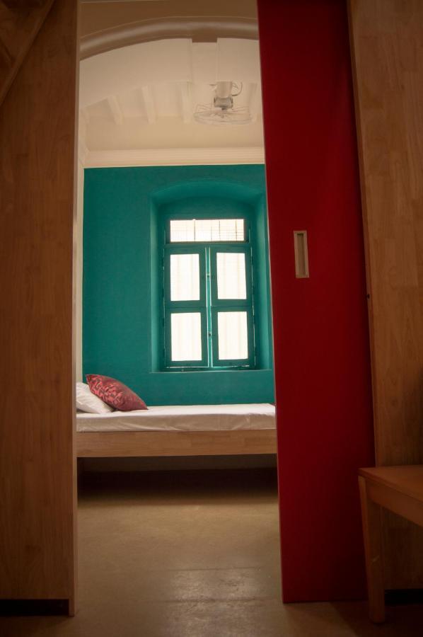 Single Room,913338643:JPEG