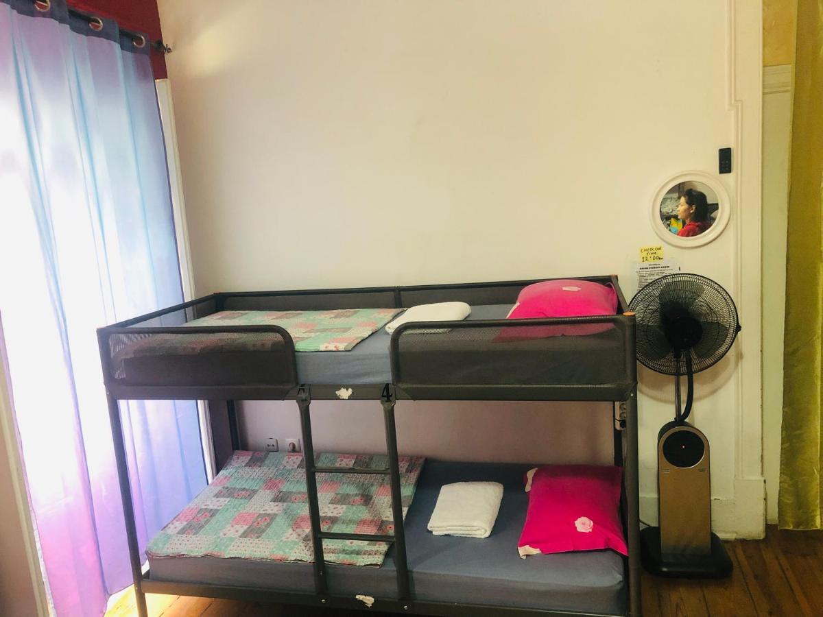 Bed Male Dormitory Room