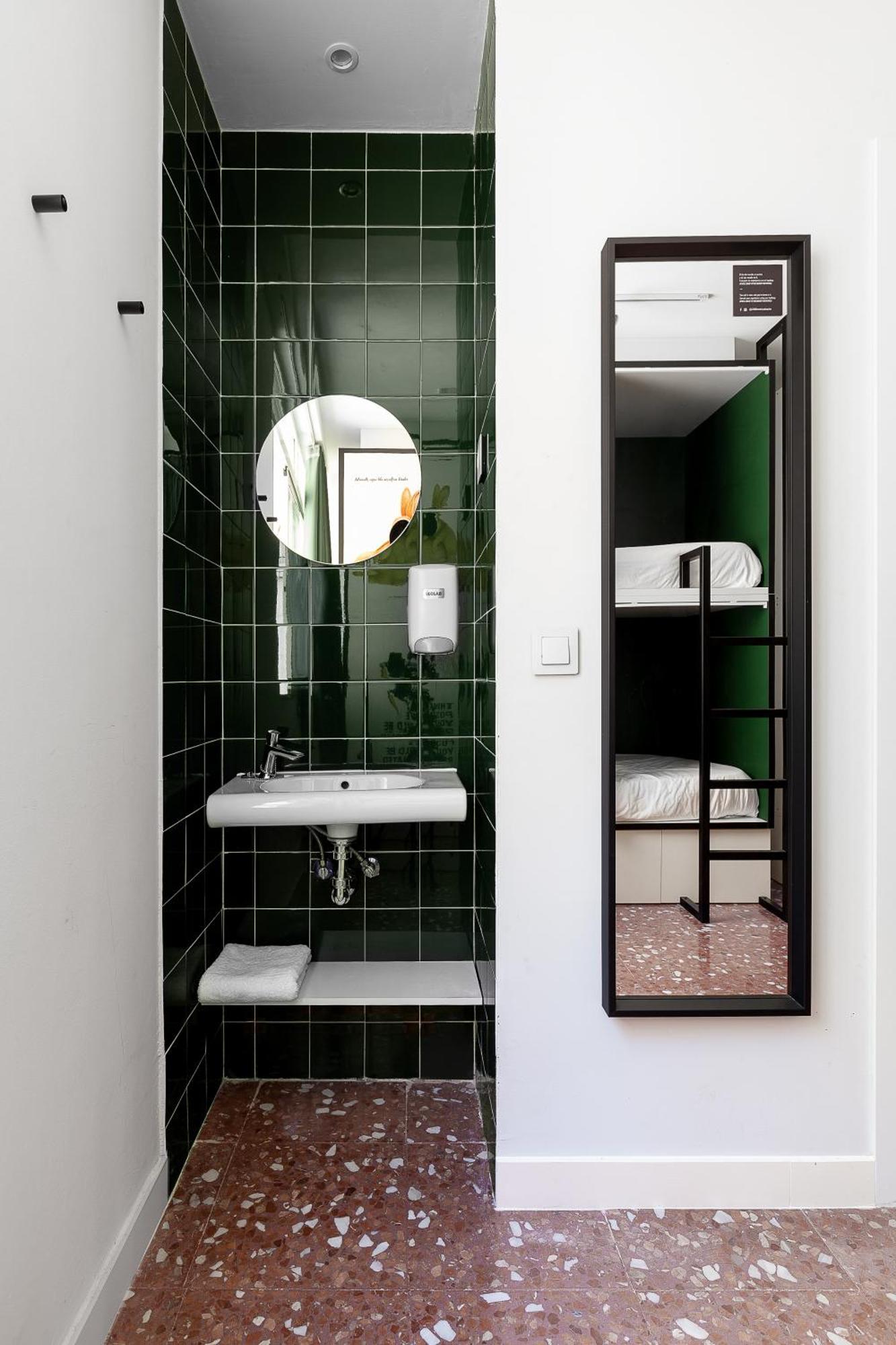 Quadruple Room Private Bathroom
