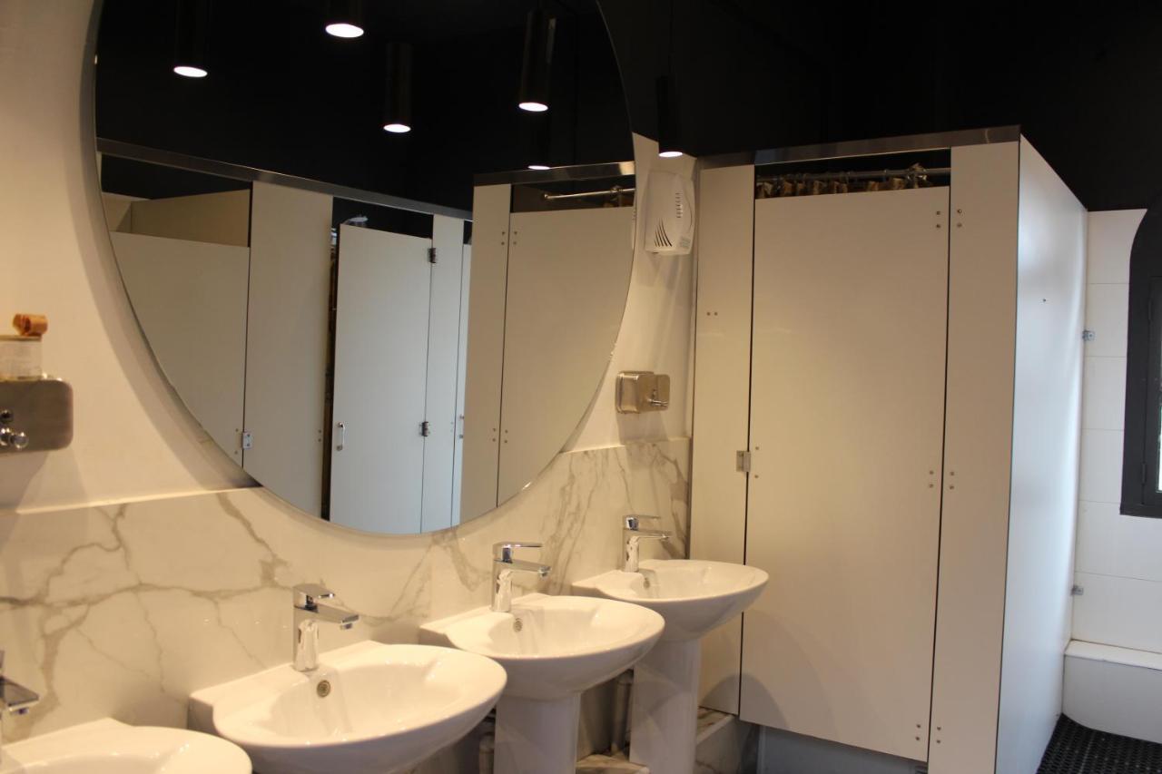 Standard Twin Room with Shared Bathroom