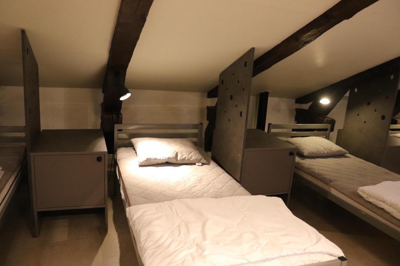 Bed in 16-Bed Dormitory (Mixed),943538995:JPEG