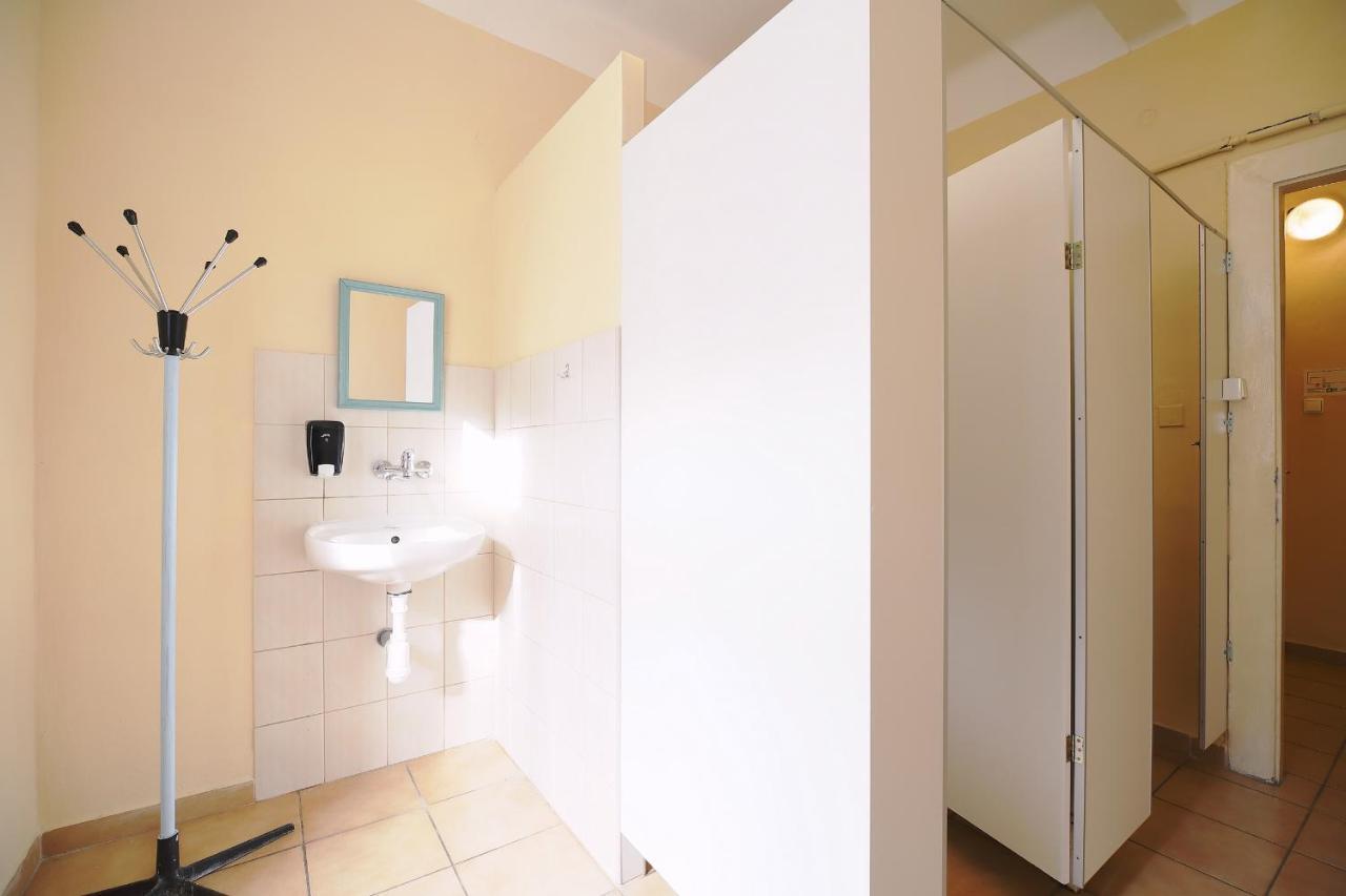 Single Room with Shared Bathroom
