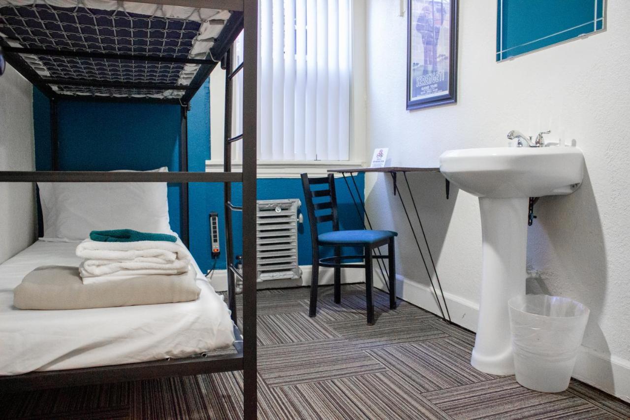 Private Friends Room