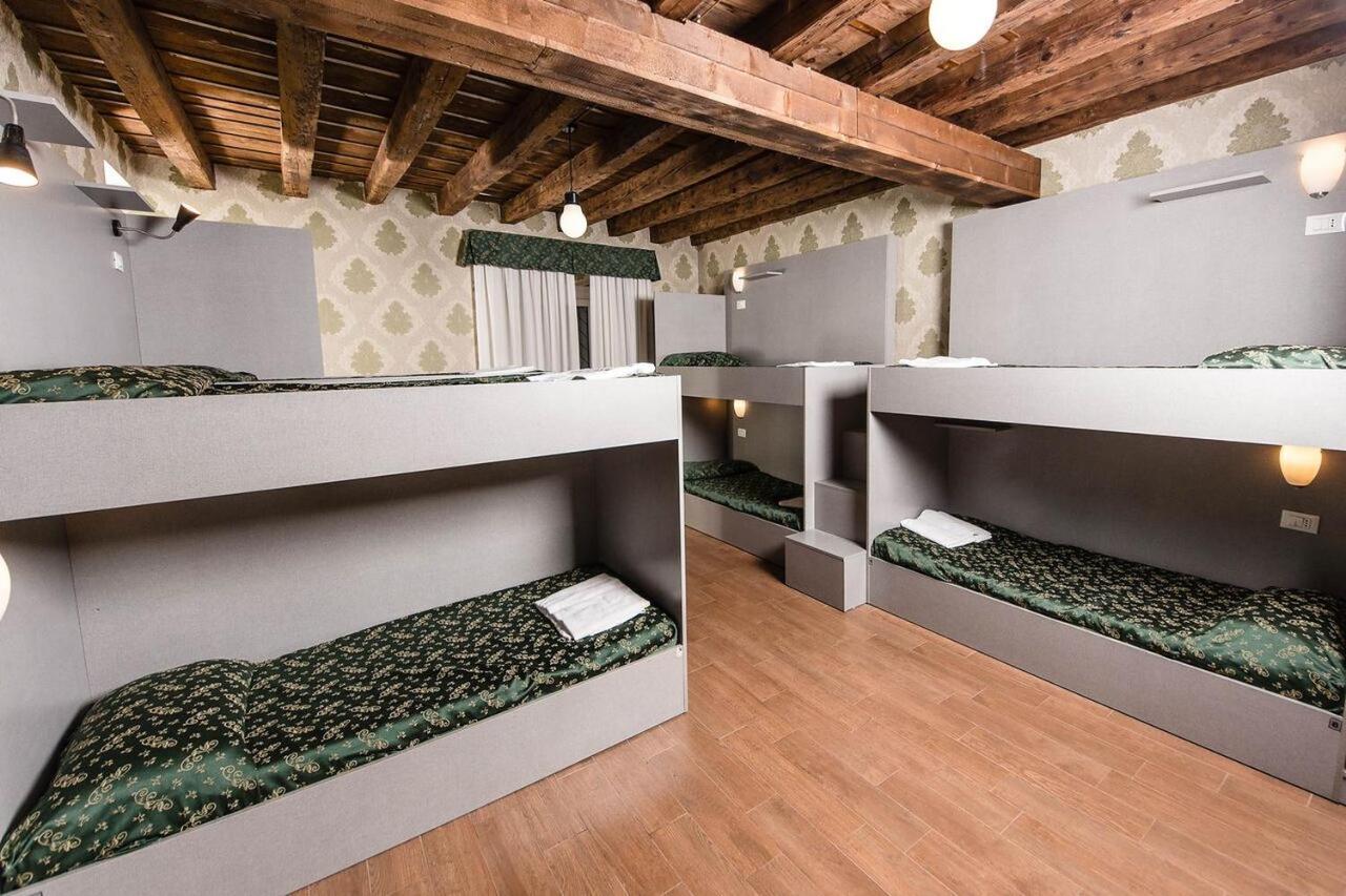 Bed in 8-Bed Mixed Dormitory Room