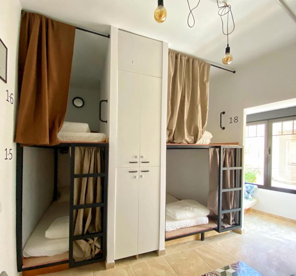 Bed 8-Bed Female Dormitory Room