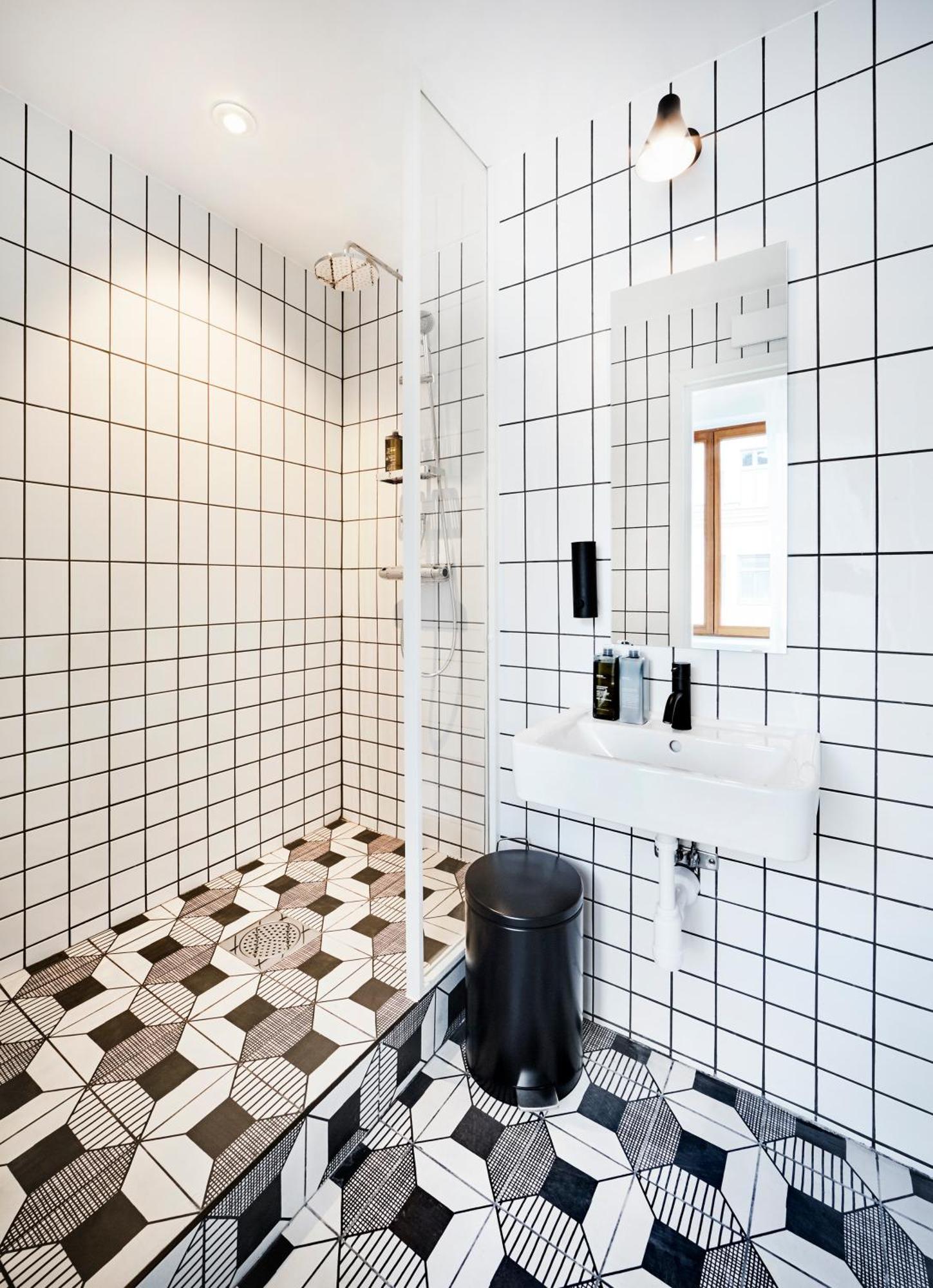 Studio Suite private Bathroom