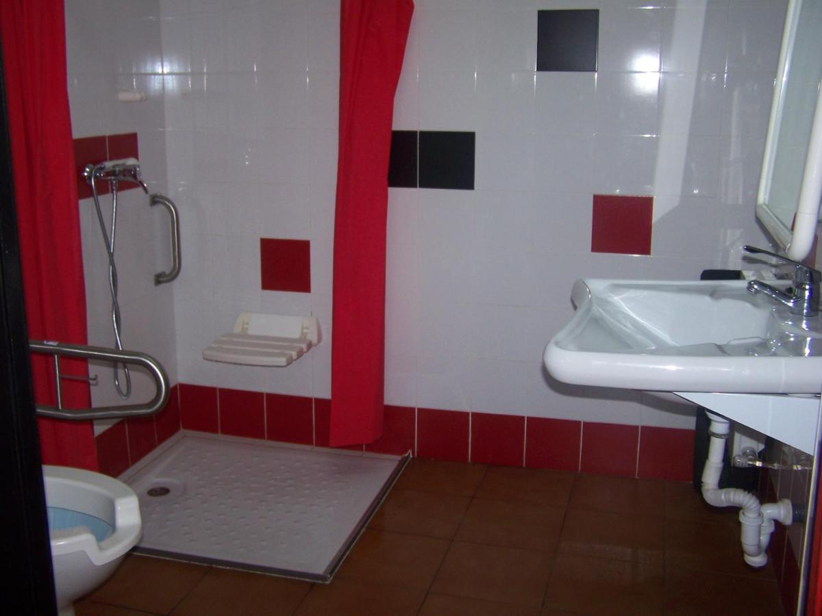 Quadruple Room with Private Bathroom