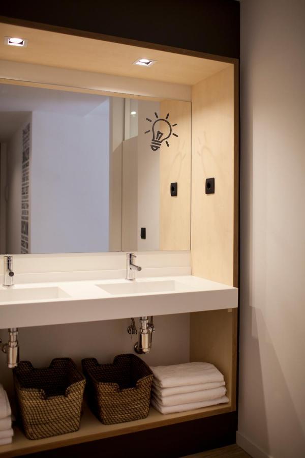 Bunk Bed in Female Dormitory Room (6 People)
