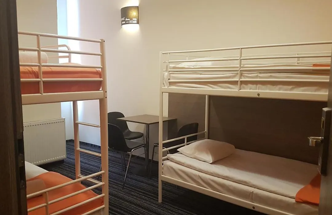 Planet Hostel-1