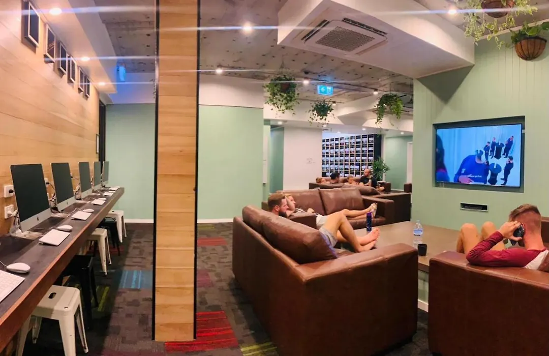 Down Under Hostels-1